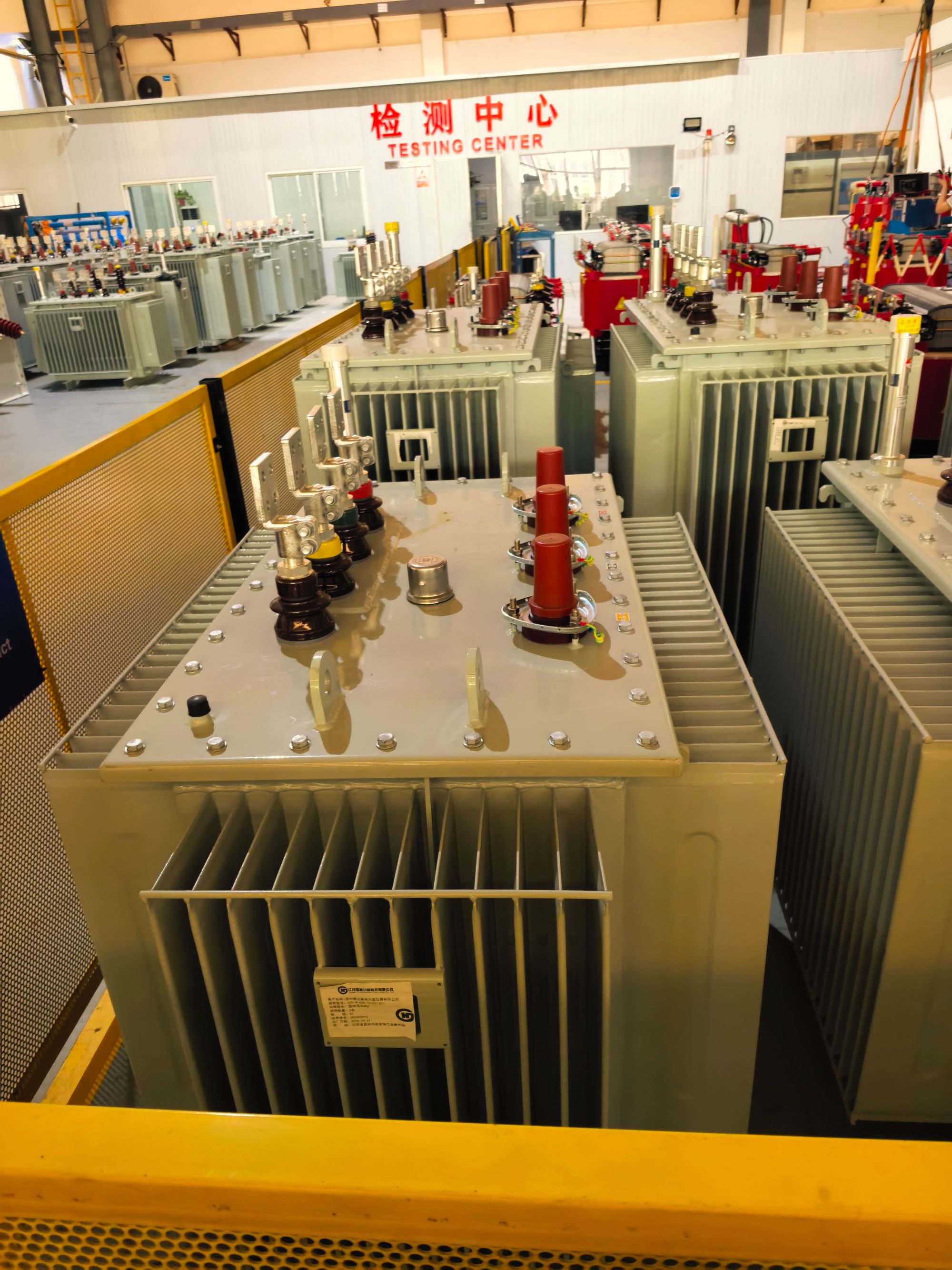 Top Oil Immersed Transformers: Essential Features and Applications